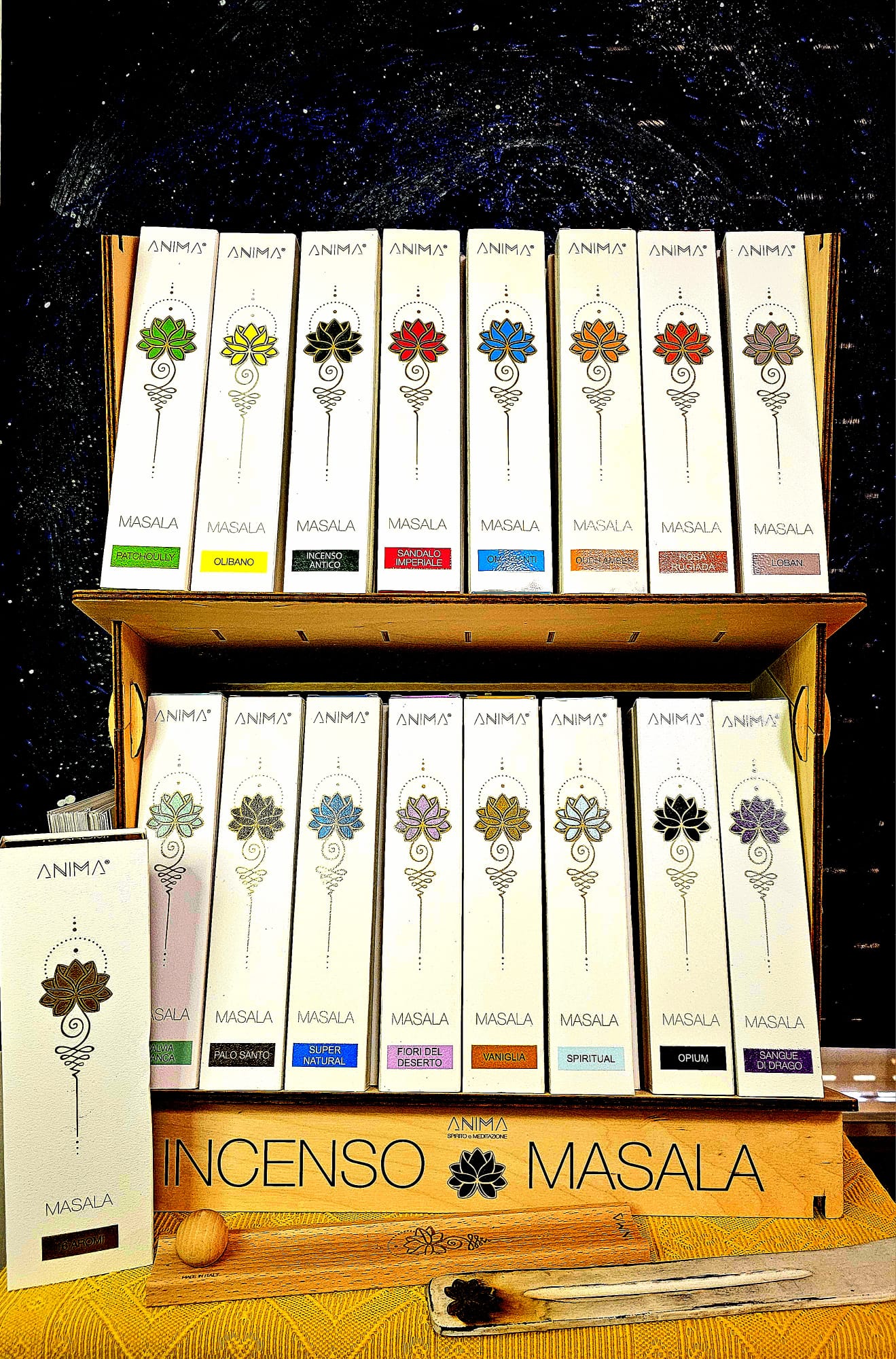 KIT INCENSO ANIMA MASALA 16 AROMI 32 BASTONCINI + PORTA INCENSO IN LEGNO CENERE STOP MADE IN ITALY