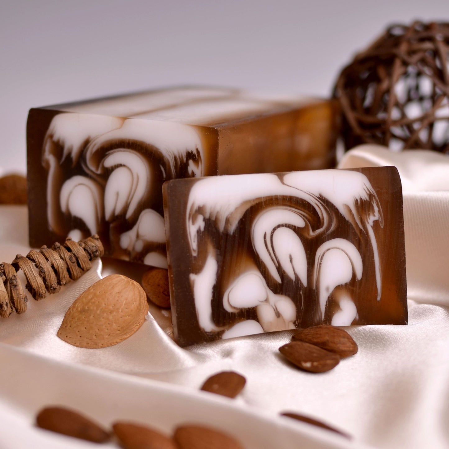 Fetta di Sapone Artigianale Super Nutriente - Mandorla Dolce | 115g